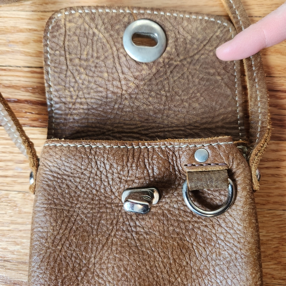Roots Vintage Crossbody Bag - Picture 3 of 4